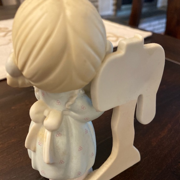 Vintage Precious Moments- Sharing The Good News Together - Picture 2 of 2